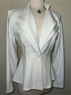 Hybrid & Company White Sculpted Peplum Blazer